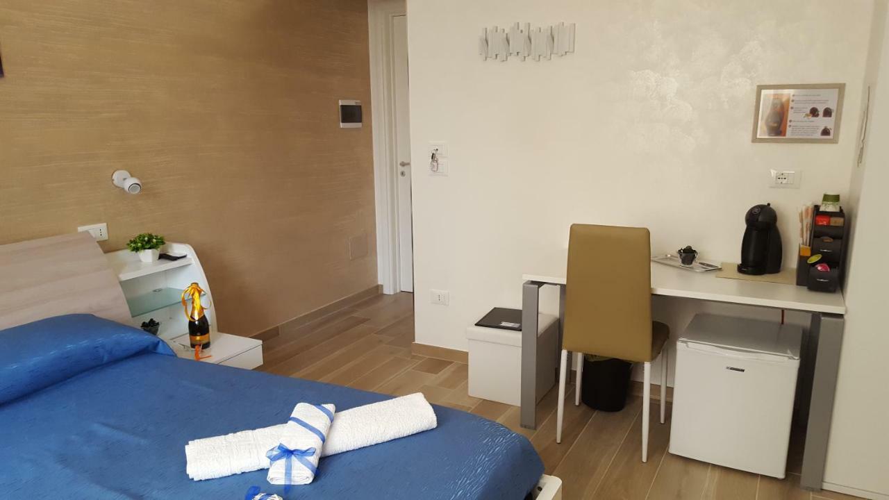 Martina'S House Hotel Порто Чезарео Екстериор снимка